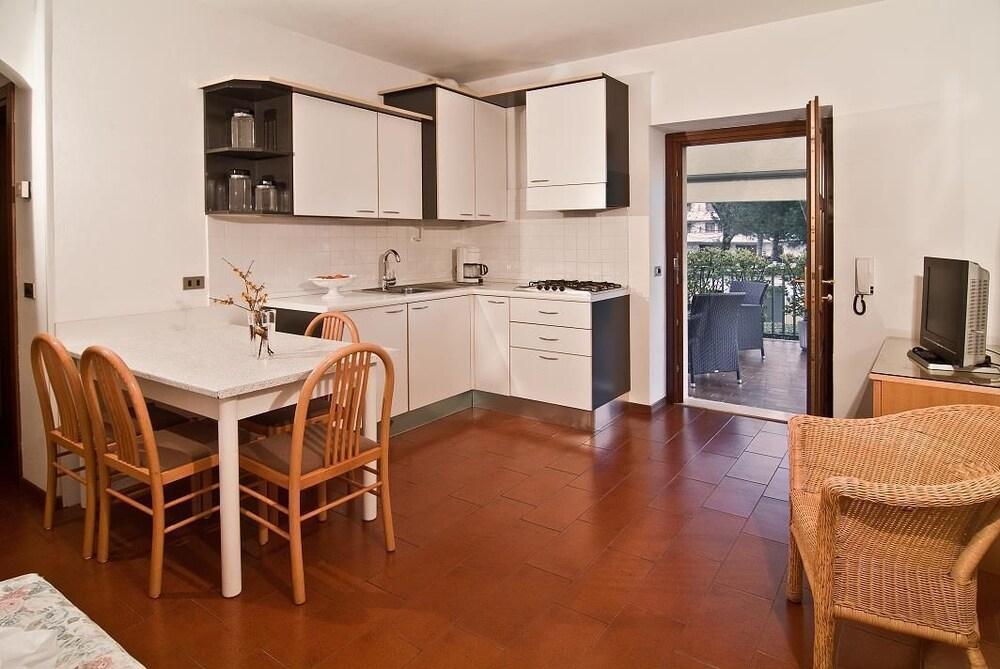 Villa Phoenix - Lake Apartments Riva del Garda Eksteriør billede