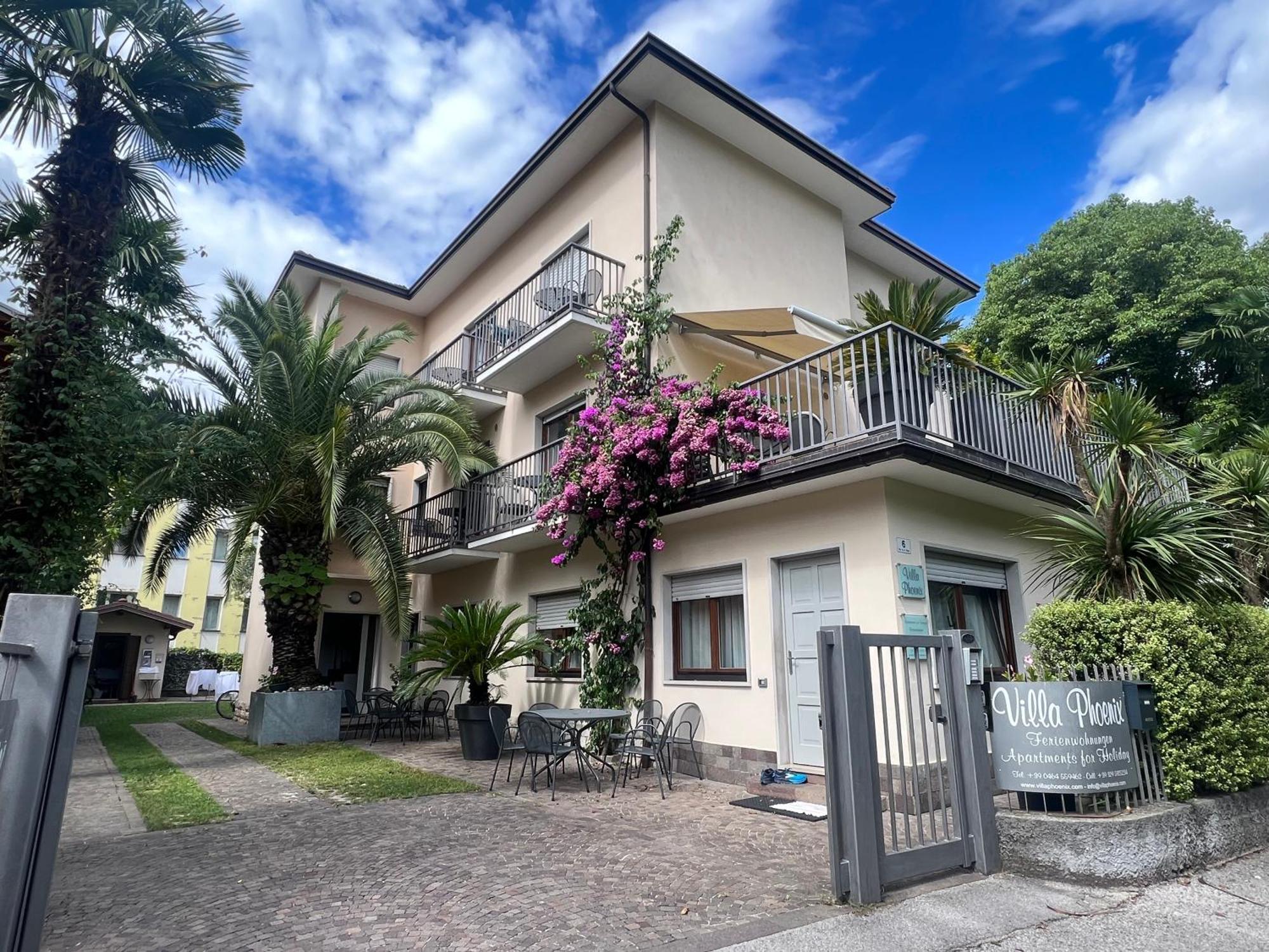 Villa Phoenix - Lake Apartments Riva del Garda Eksteriør billede