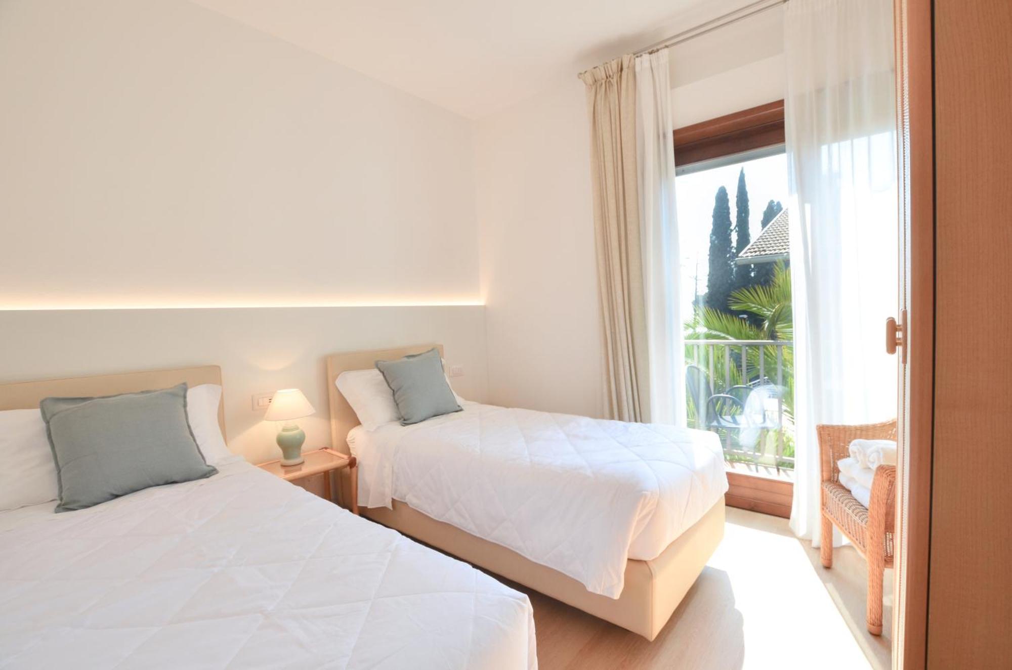 Villa Phoenix - Lake Apartments Riva del Garda Eksteriør billede