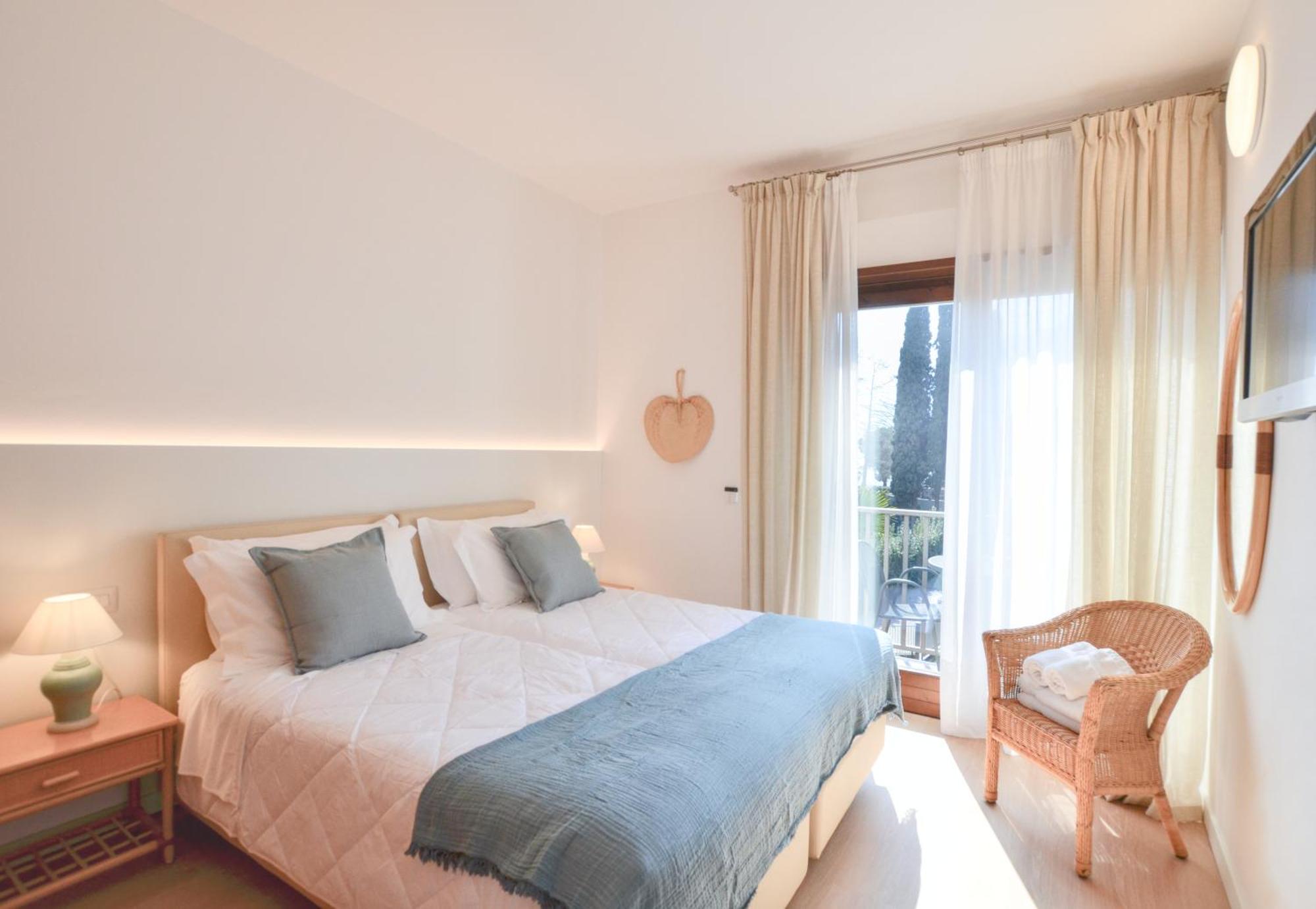 Villa Phoenix - Lake Apartments Riva del Garda Eksteriør billede