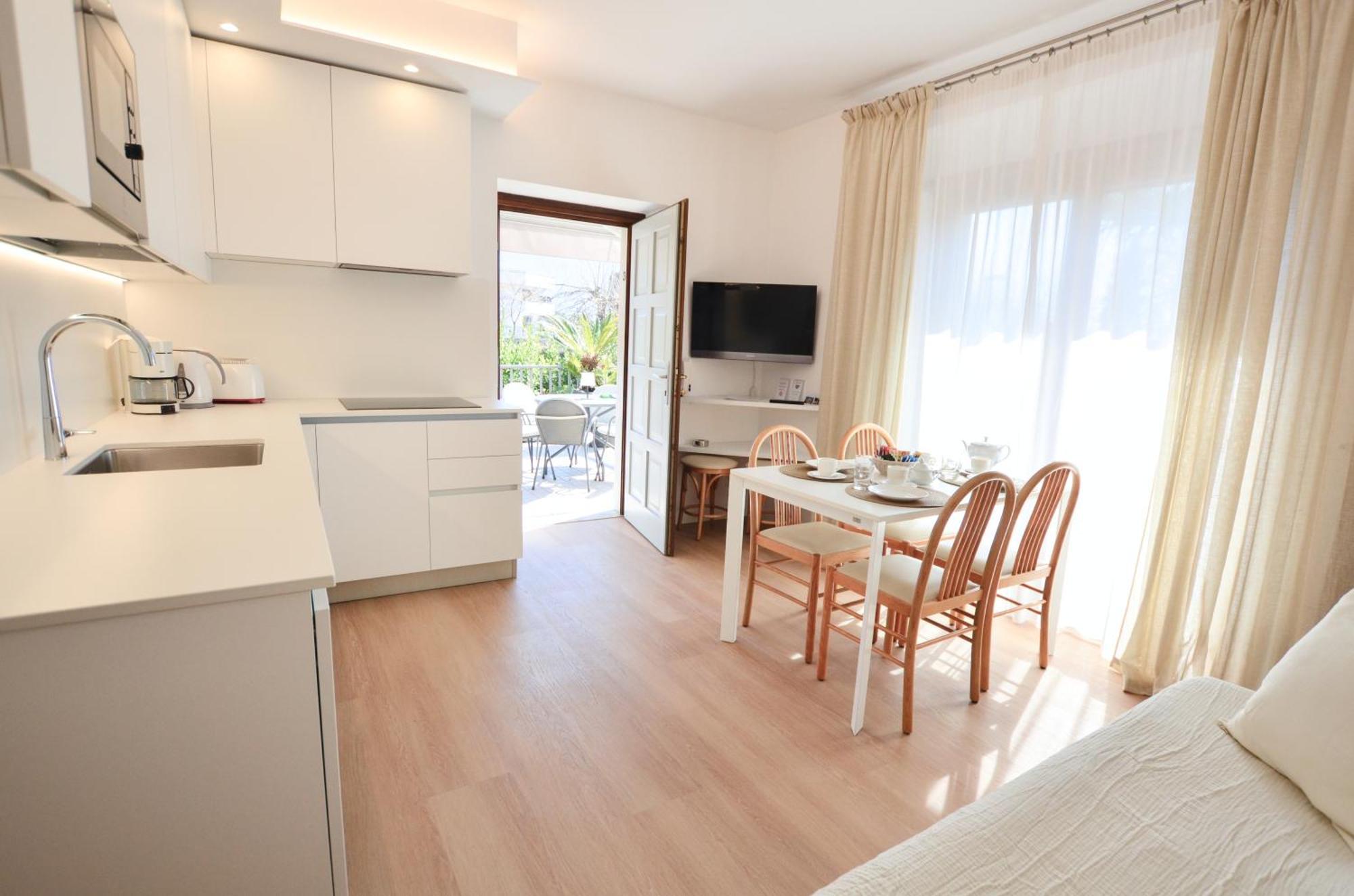 Villa Phoenix - Lake Apartments Riva del Garda Eksteriør billede