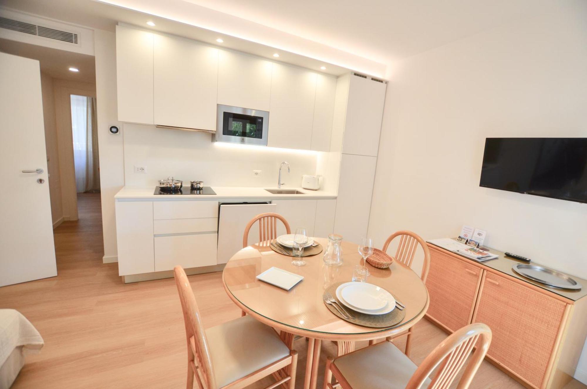 Villa Phoenix - Lake Apartments Riva del Garda Eksteriør billede