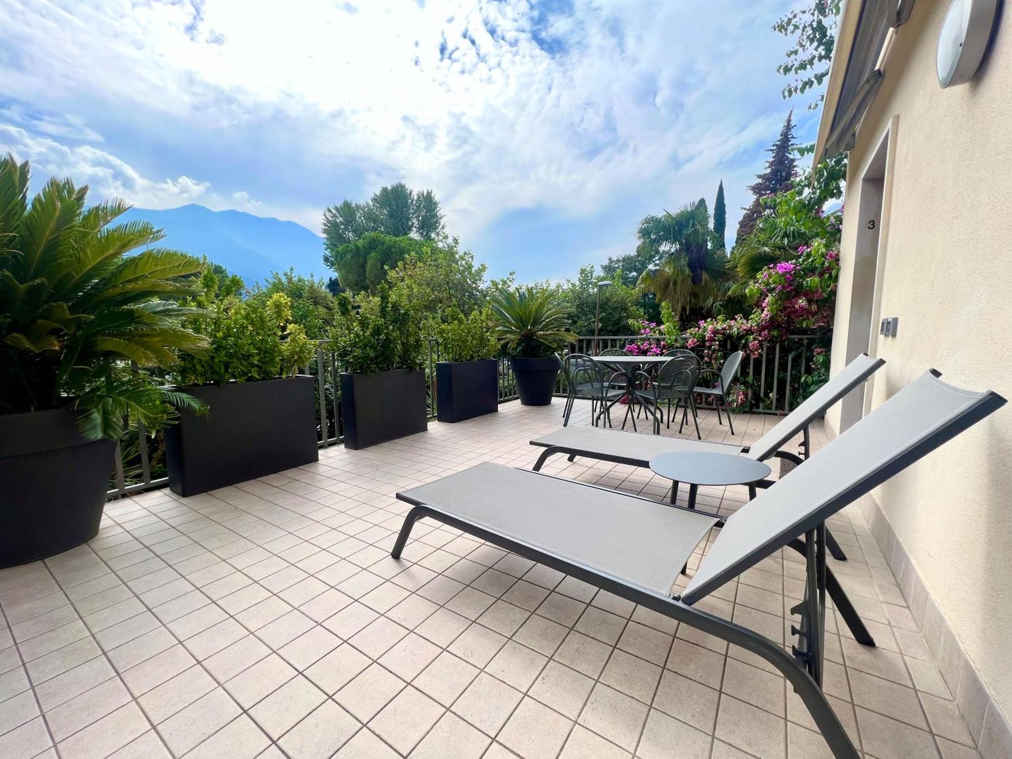 Villa Phoenix - Lake Apartments Riva del Garda Eksteriør billede