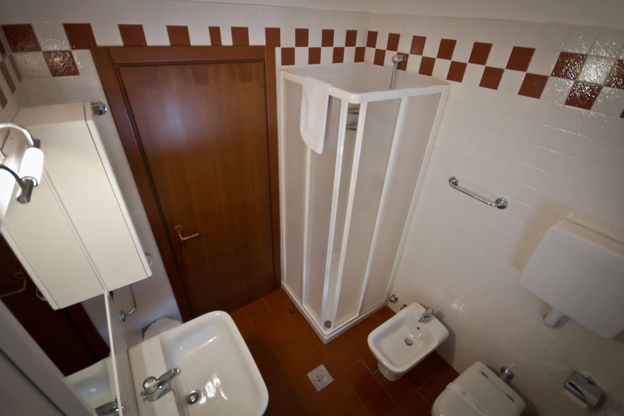 Villa Phoenix - Lake Apartments Riva del Garda Eksteriør billede